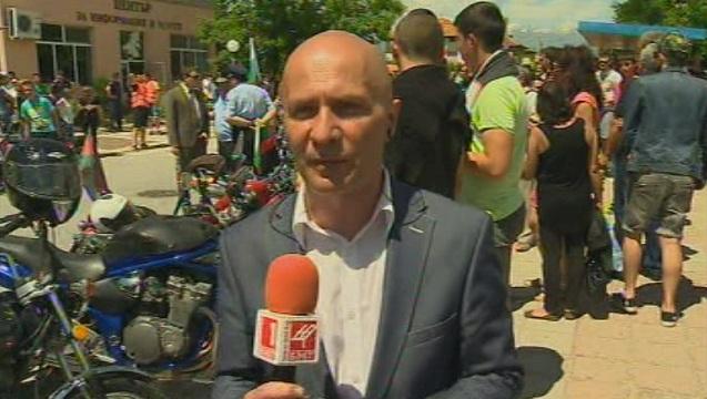 Жители на Гърмен паднаха на колене в памет на Ботев