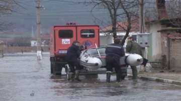 Евакуация в село Нова махала заради придошлата река Тунджа (ОБЗОР)