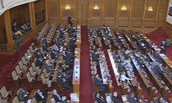 Парламентът избра Маргарита Златарева за замeстник-председател на ЦИК (ОБЗОР)