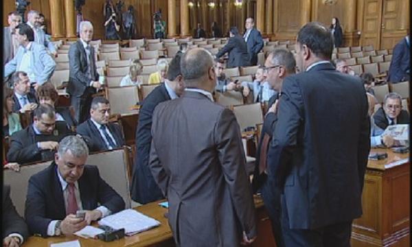 Провали се заседанието на парламента (ОБНОВЕНА)