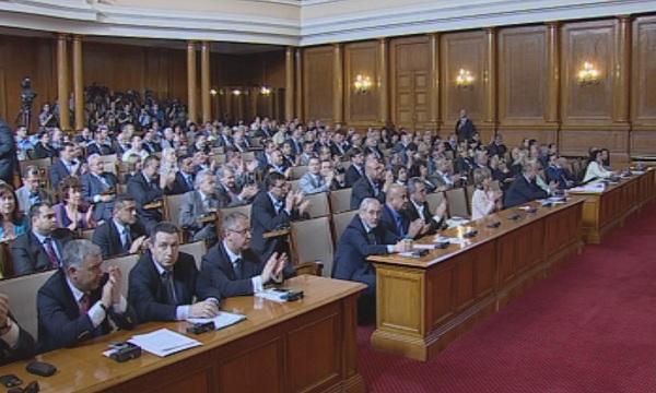 Парламентът отхвърли петия вот на недоверие (ОБЗОР)