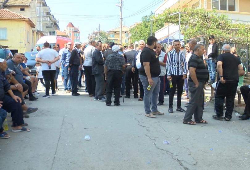 Над 300 недоволни жители на Омуртаг излязоха на протест с