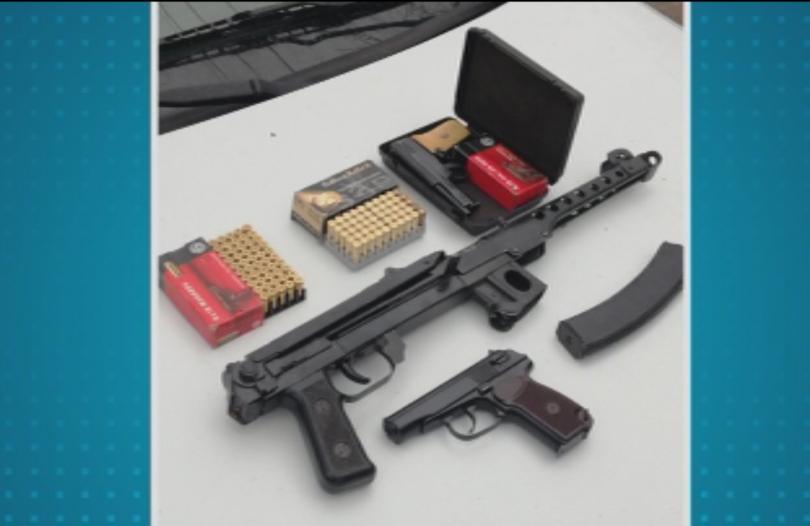 Разбиха престъпна група за разпространение и търговия с оръжие