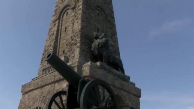 Хиляди българи се поклониха пред подвига на героите на Шипченската епопея