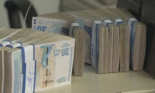 КТБ и Креди Агрикол остават затворени поне до 21 септември