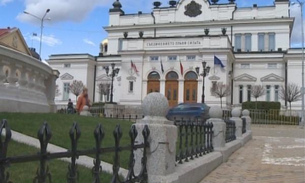 снимка 1 Този път Законът за пътищата скара депутатите в парламента