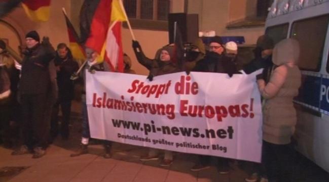снимка 1 Антиислямски протести и контрадемонстрации в Германия