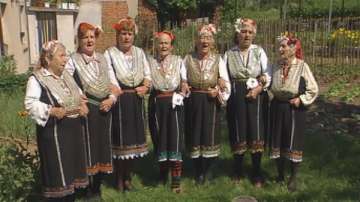 Пернишки баби пазят традициите в района