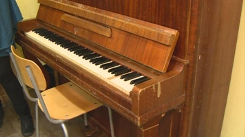 Инструментите в музикалното училище в Русе - стари и амортизирани