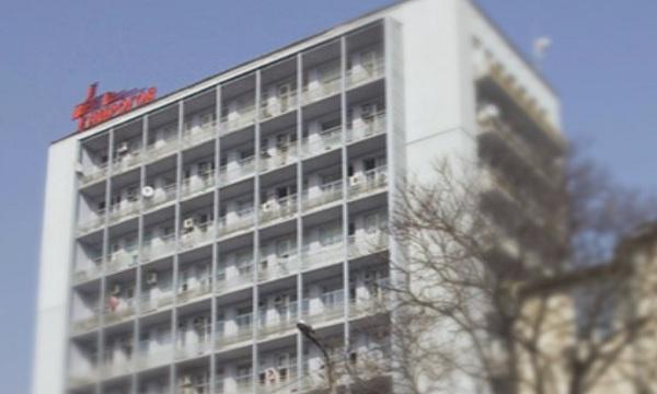 Критично остава състоянието на жената, която се самозапали пред Президентството