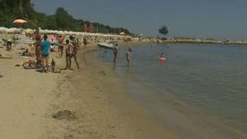 Забраниха къпането на Офицерския плаж във Варна