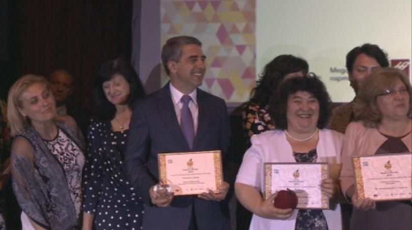 Златна ябълка за президента Плевнелиев