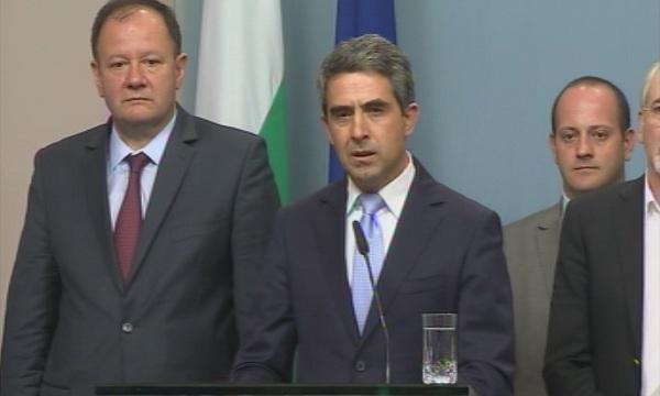 Президентът: Банките са сигурни, бордът - непоклатим (ОБОБЩЕНИЕ)