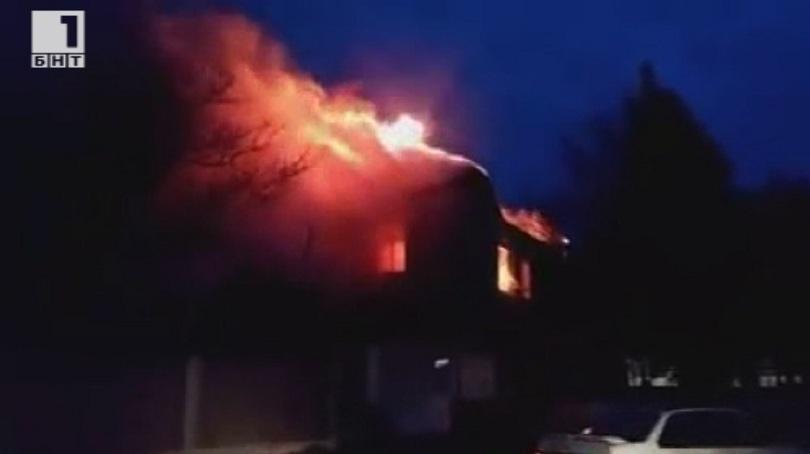 ​Пожар изпепели основното училище в Карнобат