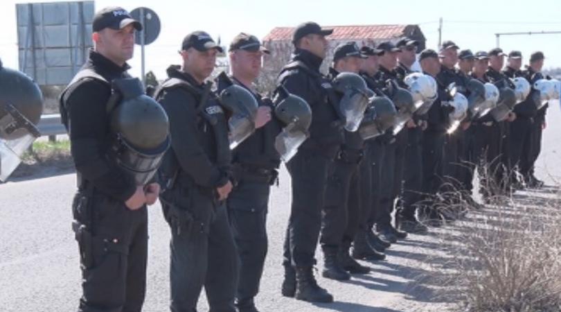 Полиция спря протестиращи тютюнопроизводители