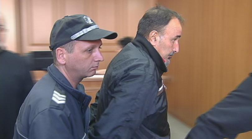 снимка 1 Съдът остави в ареста полицая, съдействал на ало измамници