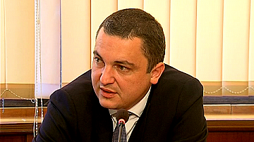 Портних спира колите в Морската градина