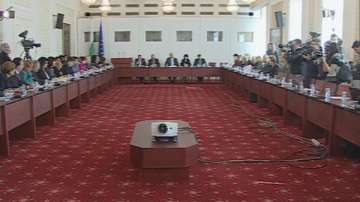 Правната комисия изслушва кандидатите за членове на ЦИК