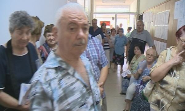 Месец преди крайния срок - ударно презаверяват рецептурни книжки