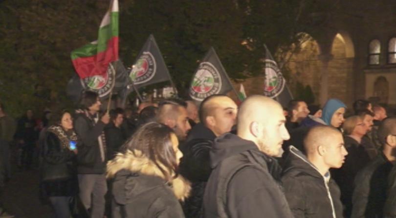 снимка 1 Националистически движения протестираха срещу бежанците