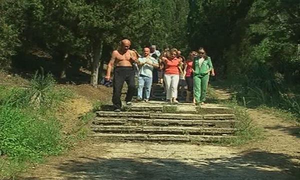 Протест срещу застрояването на плаж до Галата