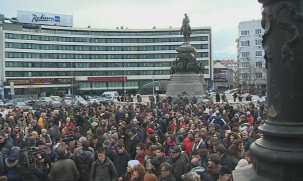 Протест срещу назначението на Слави Бинев за председател на комисията по култура и медии (ОБЗОР)