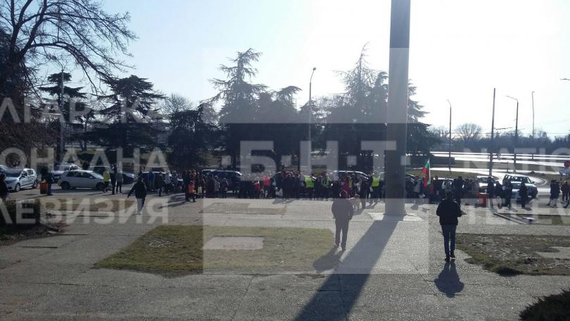 снимка 2 Варненци протестираха срещу презастрояването на парк