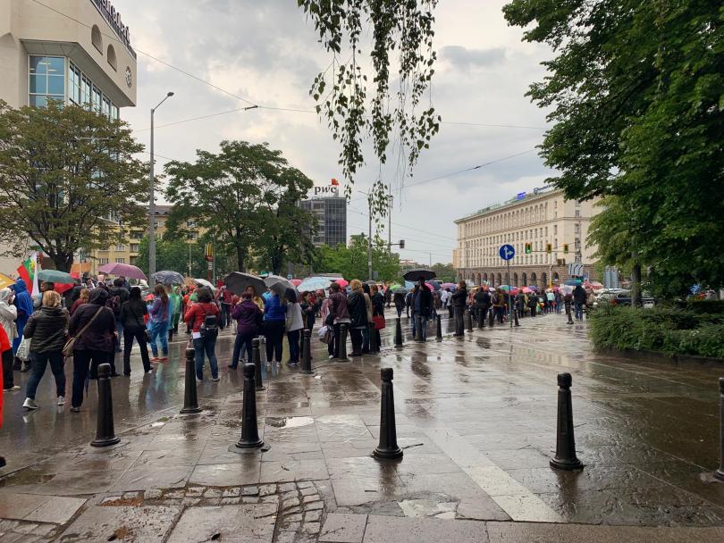 Протестът на медицинските сестри, фелдшери лаборанти и акушерки се премести