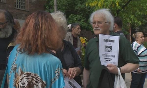 снимка 1 Медицински сестри в Полша започнаха протести