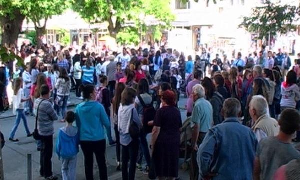 Протест в Стара Загора заради смъртта на 4-годишно дете, блъснато от джип (ОБНОВЕНА)