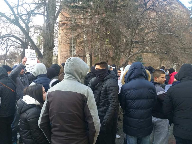 снимка 1 ​Протест срещу планираното увеличение на данъците за автомобилите в София