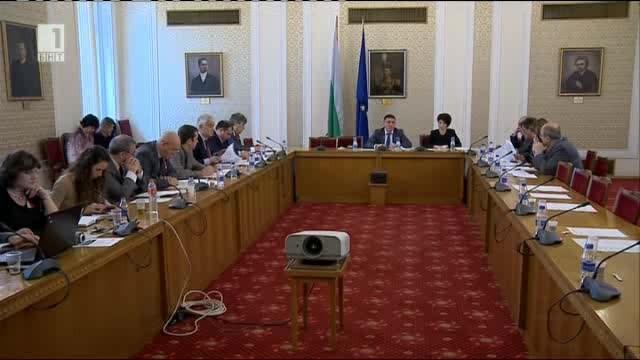 Докладът за КТБ да е публичен, решиха в парламента