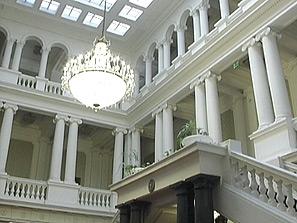 Какво става в Народното събрание