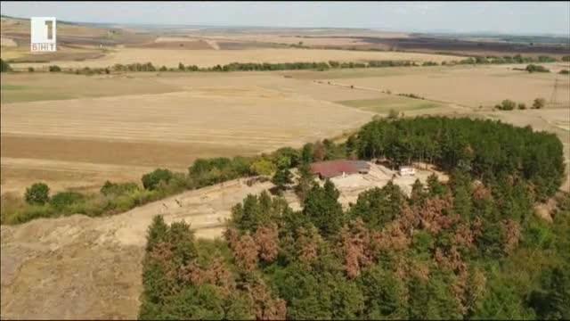 Какво крие повече от две хилядолетия една могила край Тополовград