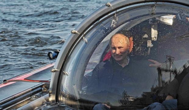 Путин сравни Сноудън с коледен подарък от САЩ