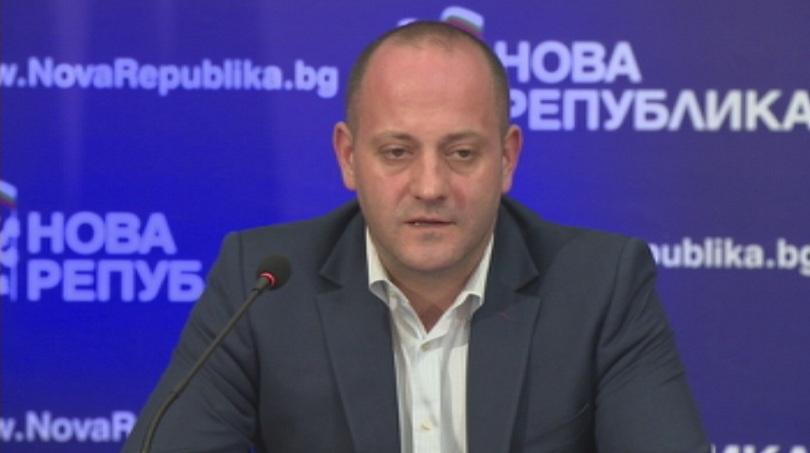 Радан Кънев подаде оставка като председател на Нова Република и ДСБ