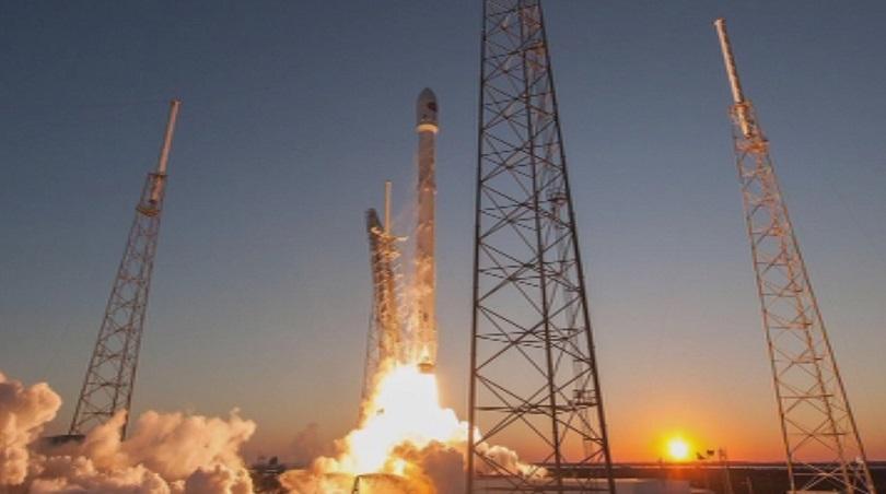 Технологичен пробив - ракета се приземи успешно след полет в космоса
