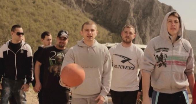Инженер по професия, но обича да рапира