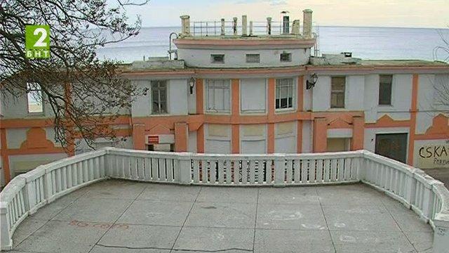 Ремонтират Морските бани на Варна