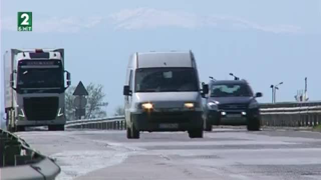 Монтират нови табели по автомагистрала Тракия