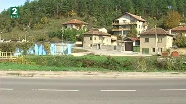 Близо 3 тона нелегален спирт намериха митничари в Русенско