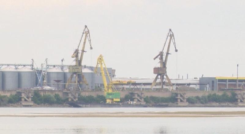 Пясъчен остров заради маловодие в река Дунав