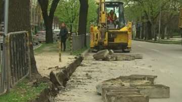 Опасен ремонт в центъра на Варна