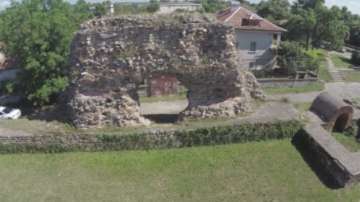 Министър спря изграждането на басейн до Римска крепост