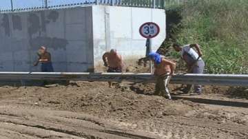 Кал и тиня в Садово след проливните дъждове