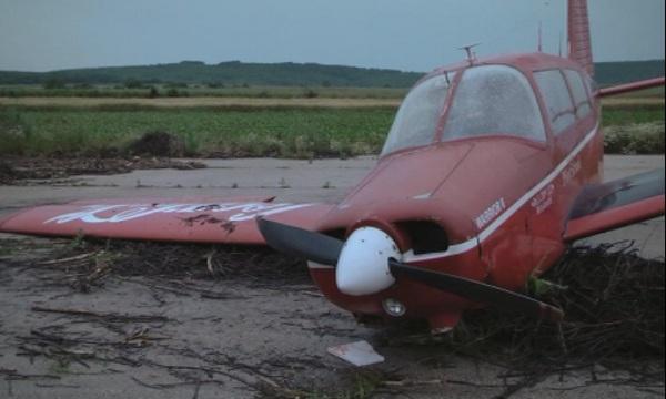 Селскоспопански самолет аварира край шуменското село Градище