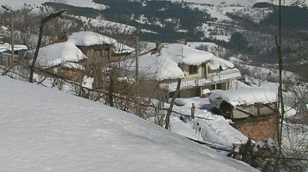 В Кърджалийско все още има откъснати села заради снега