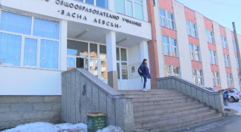 Млада майка преби учителка в Севлиево