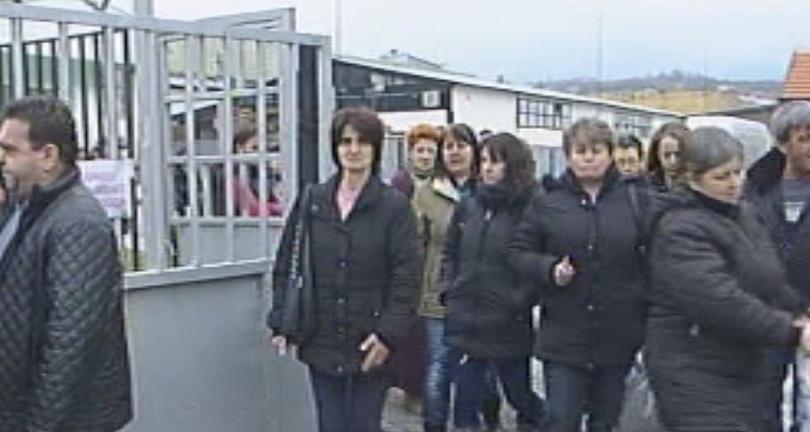 Шивачките от Дупница все още са без заплати