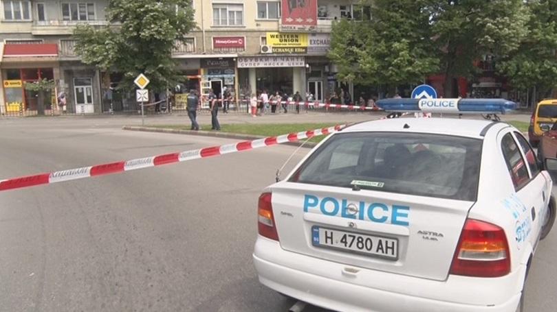 Полицията взриви изоставена чанта до банкомат